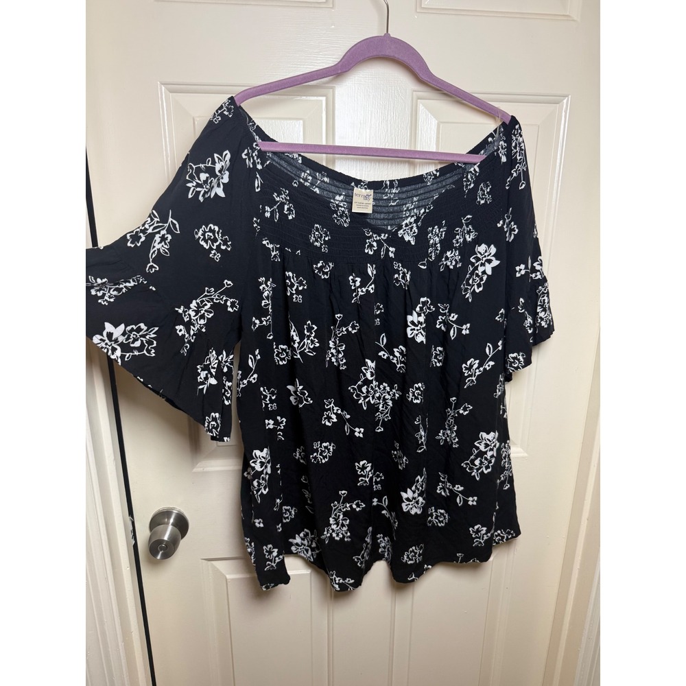Terra & Sky Black White Floral Smocked Off Shoulder Bell Sleeve Blouse